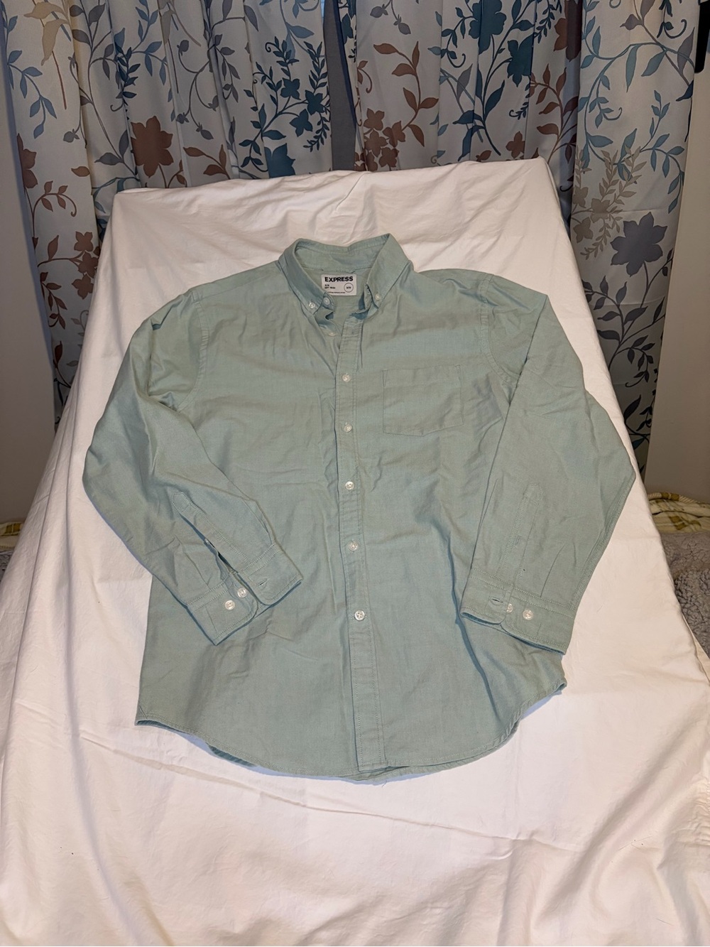 Express Men's Light Sage Green Button-Down Shirt